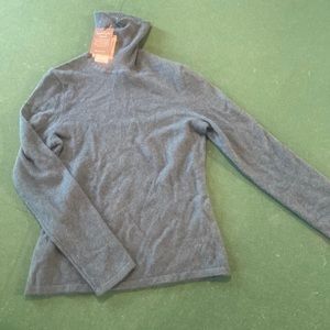 NWT lord and Taylor cashmere sweater